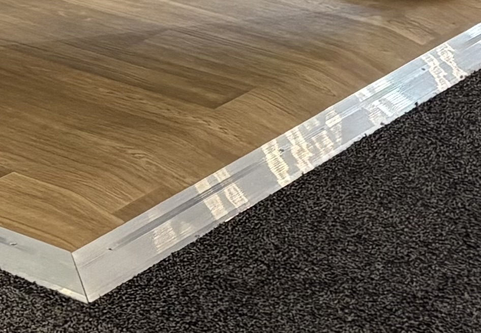 Exhibition Floor Coner